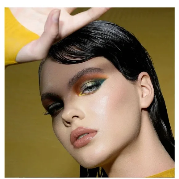 Natasha Denona Glam Green and Gold Yucca Eyeshadow Palette - Picture 2 of 4